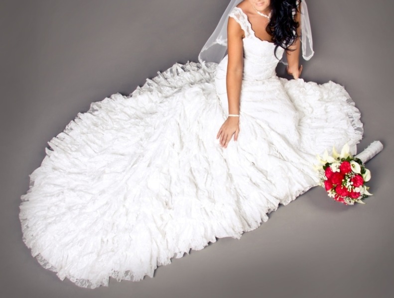 Продам шикарное свадебное платье из салона Матримонио, коллекция PRONOVIAS