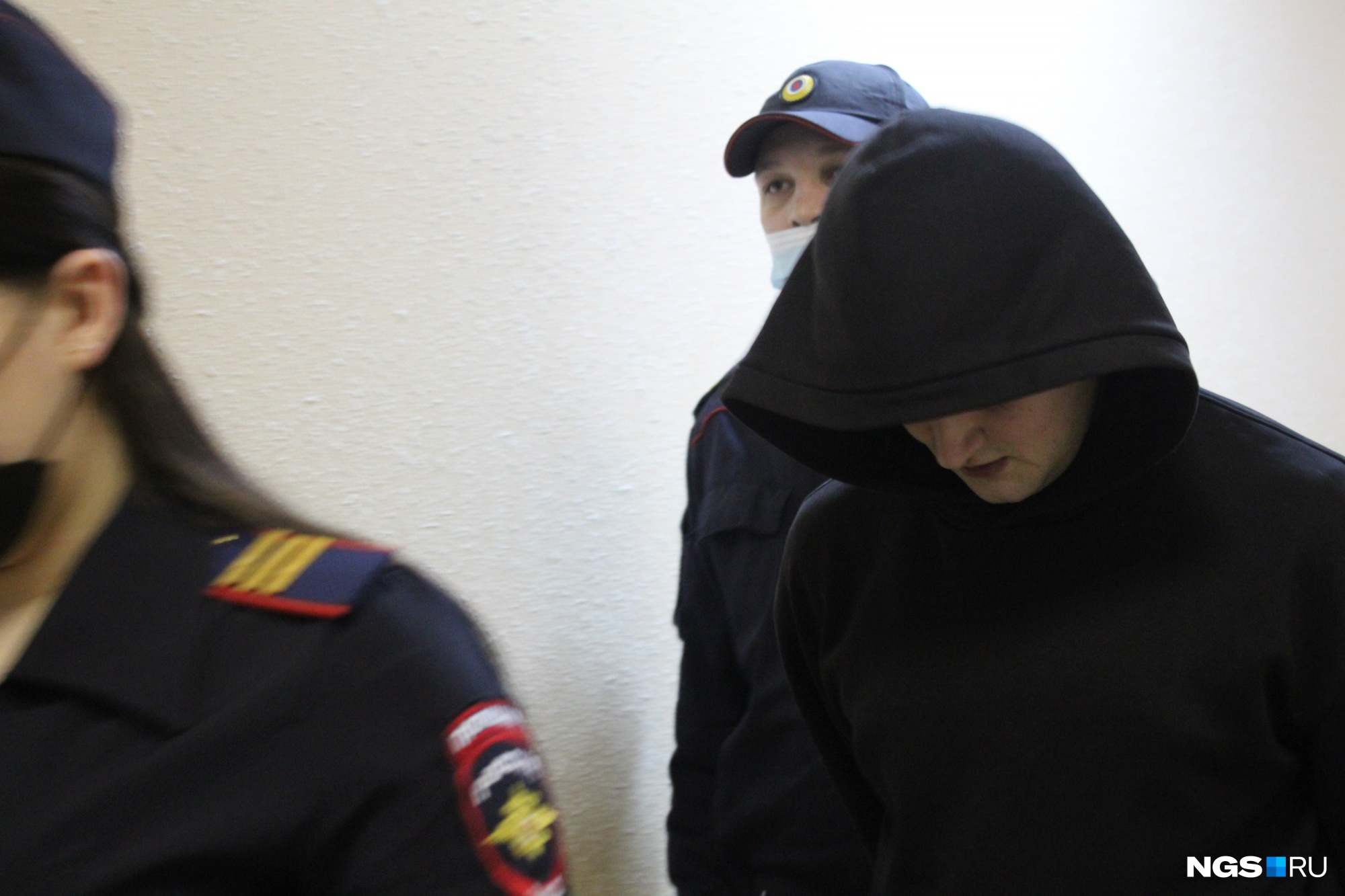 Суши и наркотики: бывший надзиратель признался, что подрабатывал доставщиком для заключенных в СИЗО Новосибирска