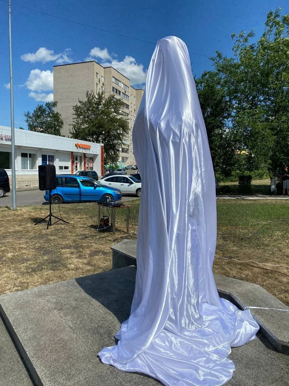 Статуя Аленушки в Воронеже