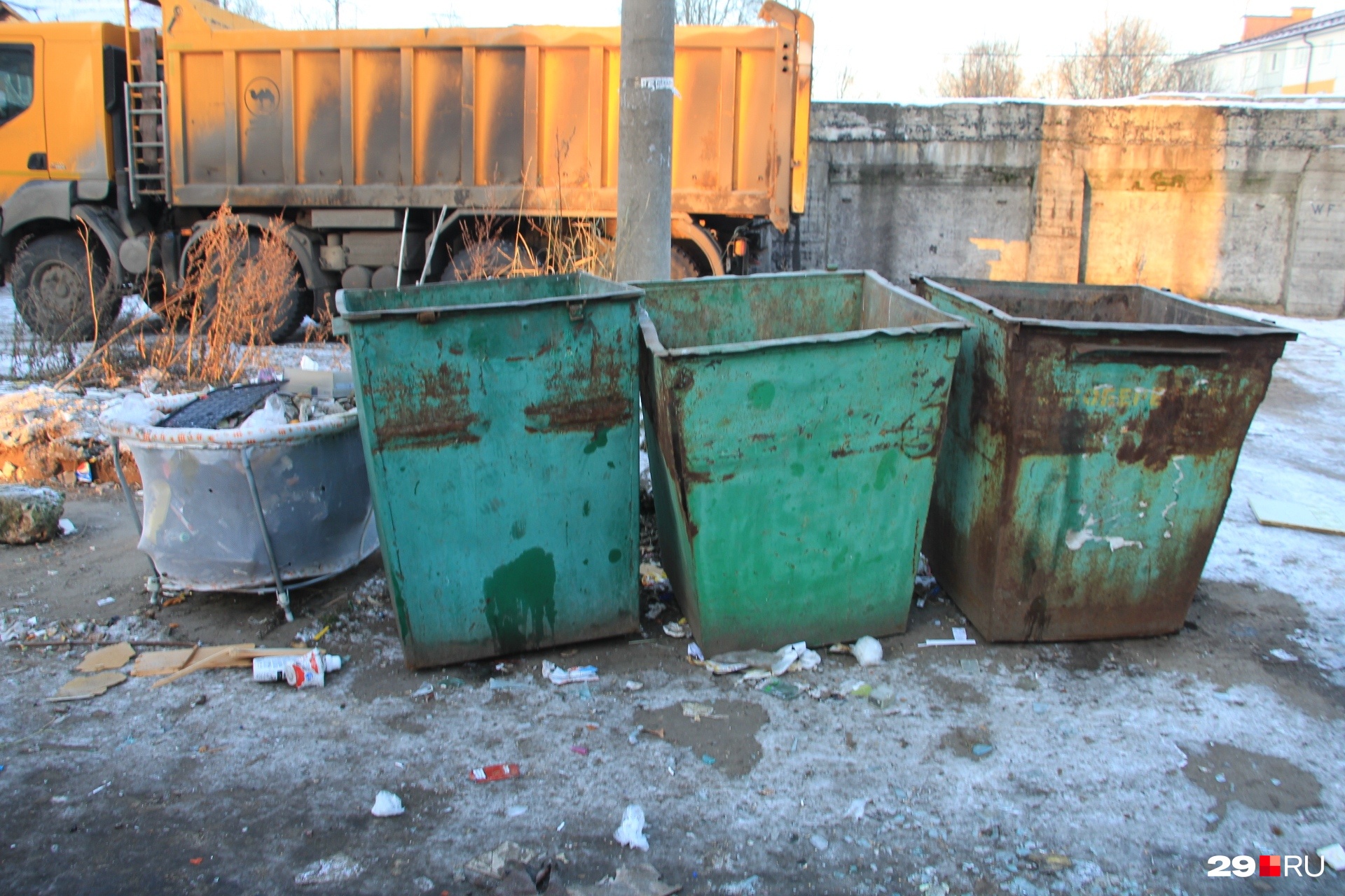 Регоператор хочет через суд выбить деньги с населения за мусорные услуги в Архангельской области