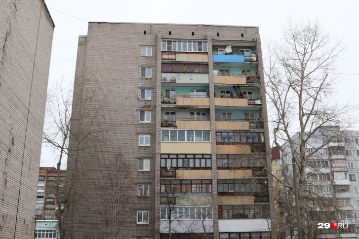 Суд в Архангельске приговорил к пожизненному заключению организатора трех убийств из-за жилья