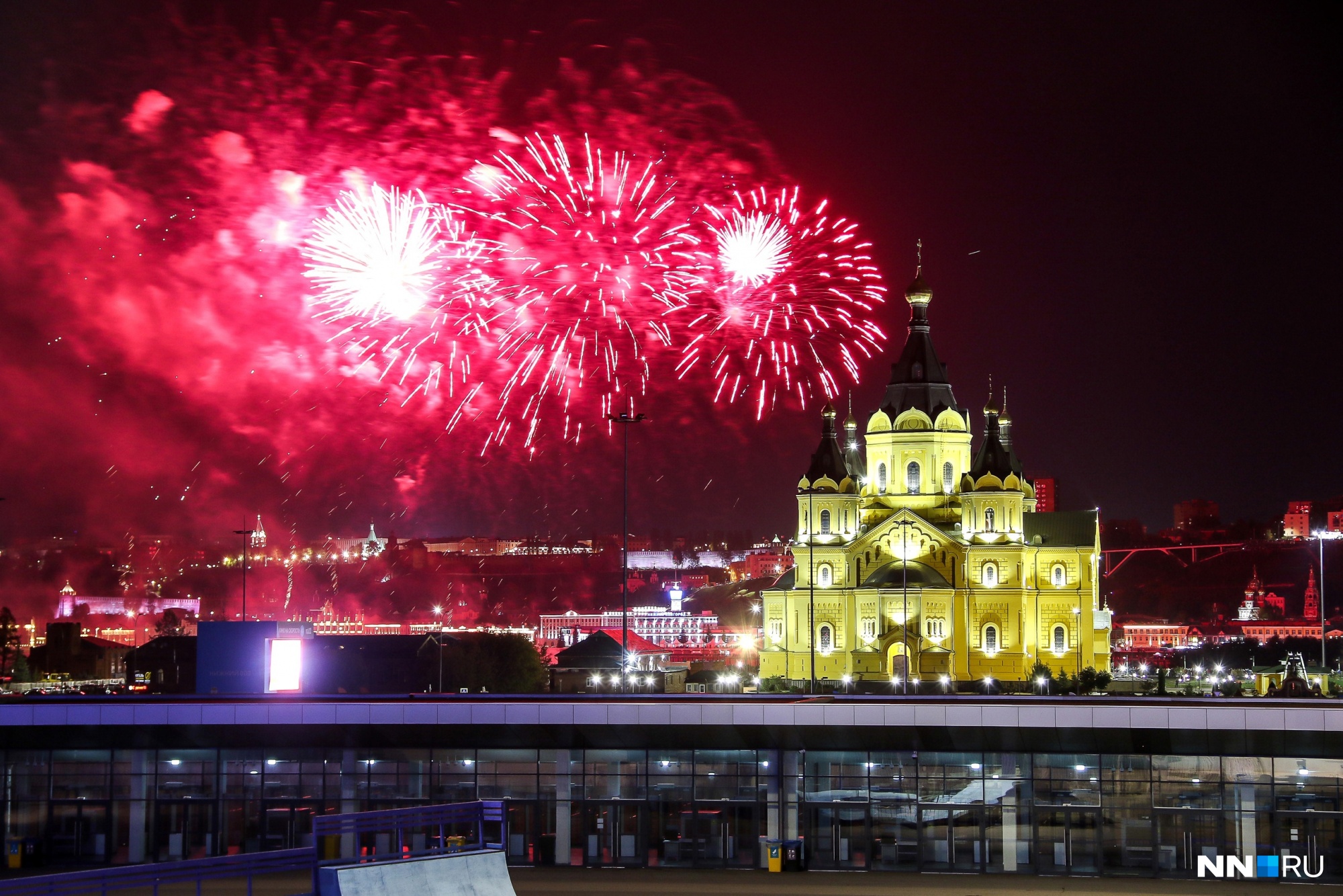 Новогодняя ночь фейерверк Нижнем Новгороде