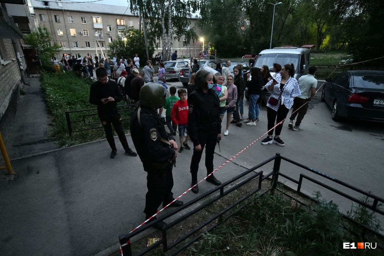 Стало известно, в каком состоянии находится девочка, пострадавшая во время стрельбы в Екатеринбурге