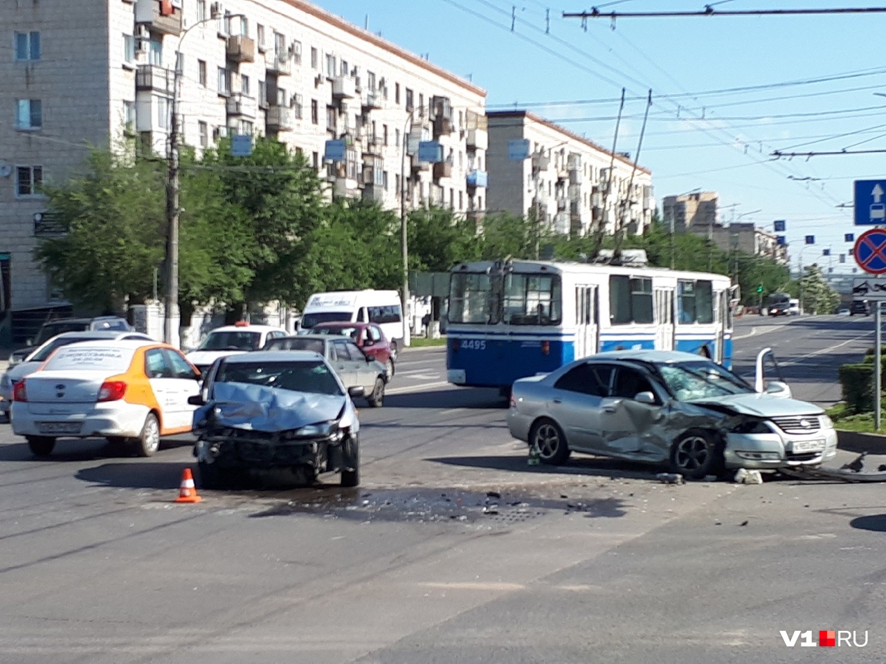 Волгоград авария на проспекте Ленина