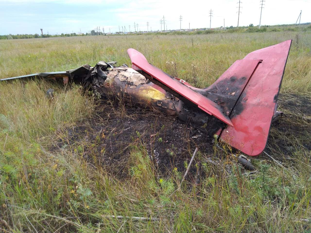 Вошел штопором в землю: онлайн-репортаж с места крушения самолета в Самарской области