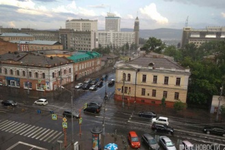 В город идёт мощный шторм В город идёт мощный шторм