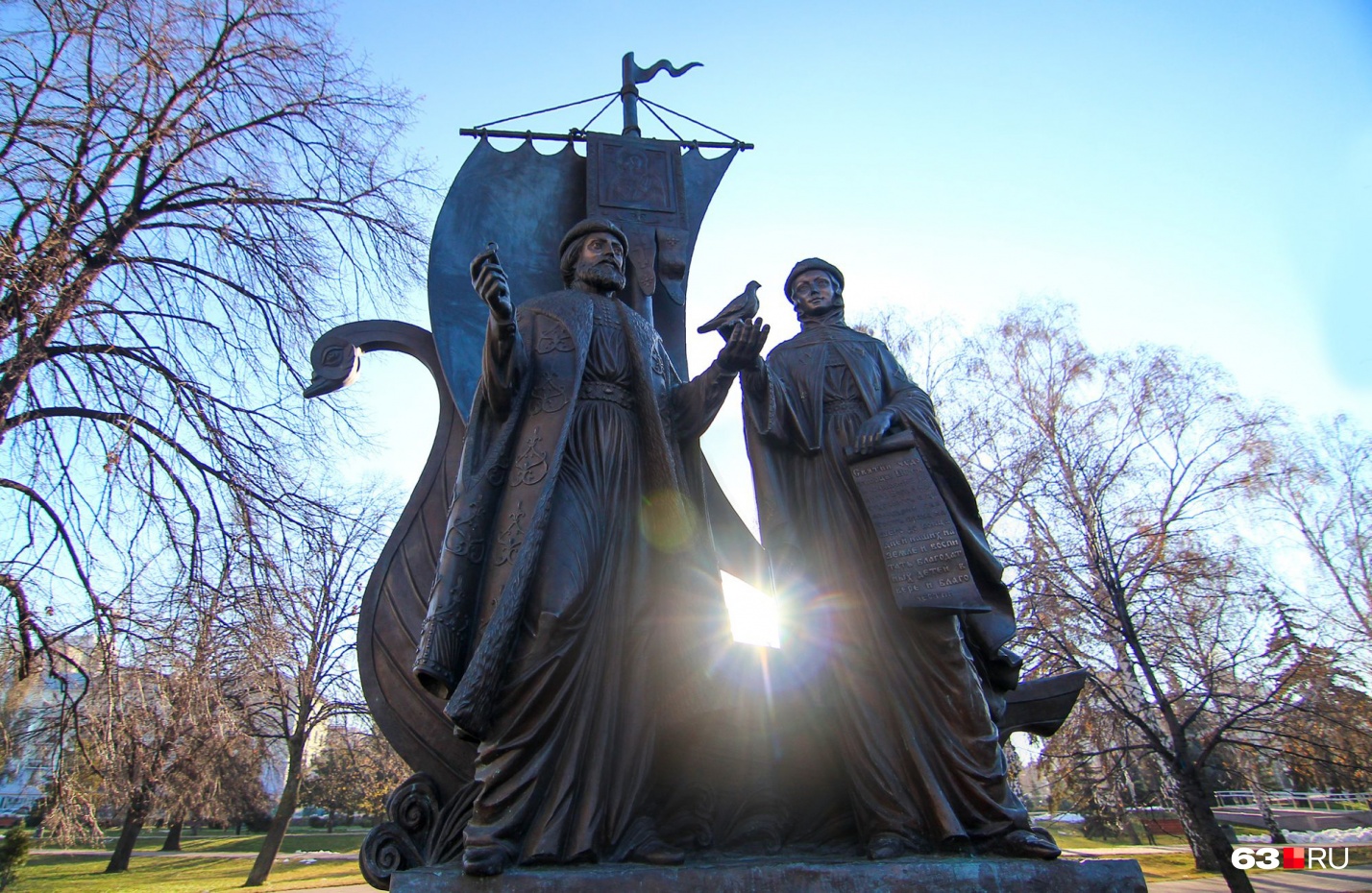 памятник петру и февронии в санкт петербурге в политехе