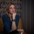 Анна Толмасова носит на руке браслет с именем единственной дочери Анна Толмасова носит на руке браслет с именем единственной дочери