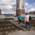 Переход через пути очень популярен у новосибирцев — по нему ходят от Писарева до Линейной Переход через пути очень популярен у новосибирцев — по нему ходят от Писарева до Линейной