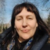 С разбитым сердцем, 49 лет