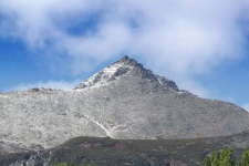 Гора Бархан-Уула