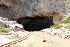 Диктейская и Идейская пещеры