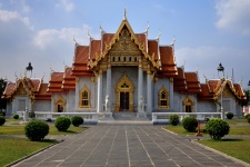 Мраморный храм (Wat Benchamabophit)
