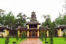 Пагода Тхьенму (Chùa Thiên Mụ)