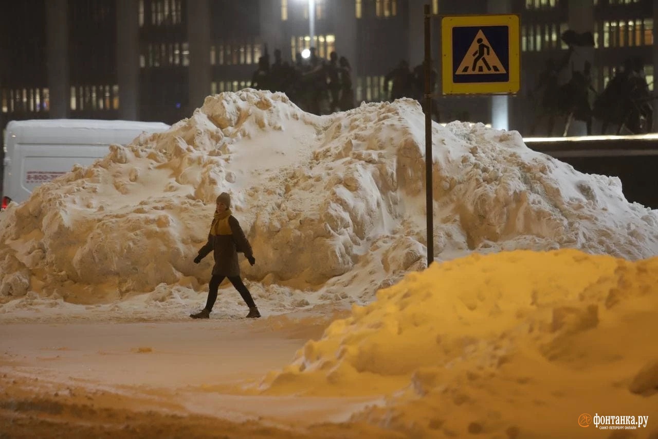 Пока на Урале идут ледяные дожди, в Петербург зима пришла строго по календарю