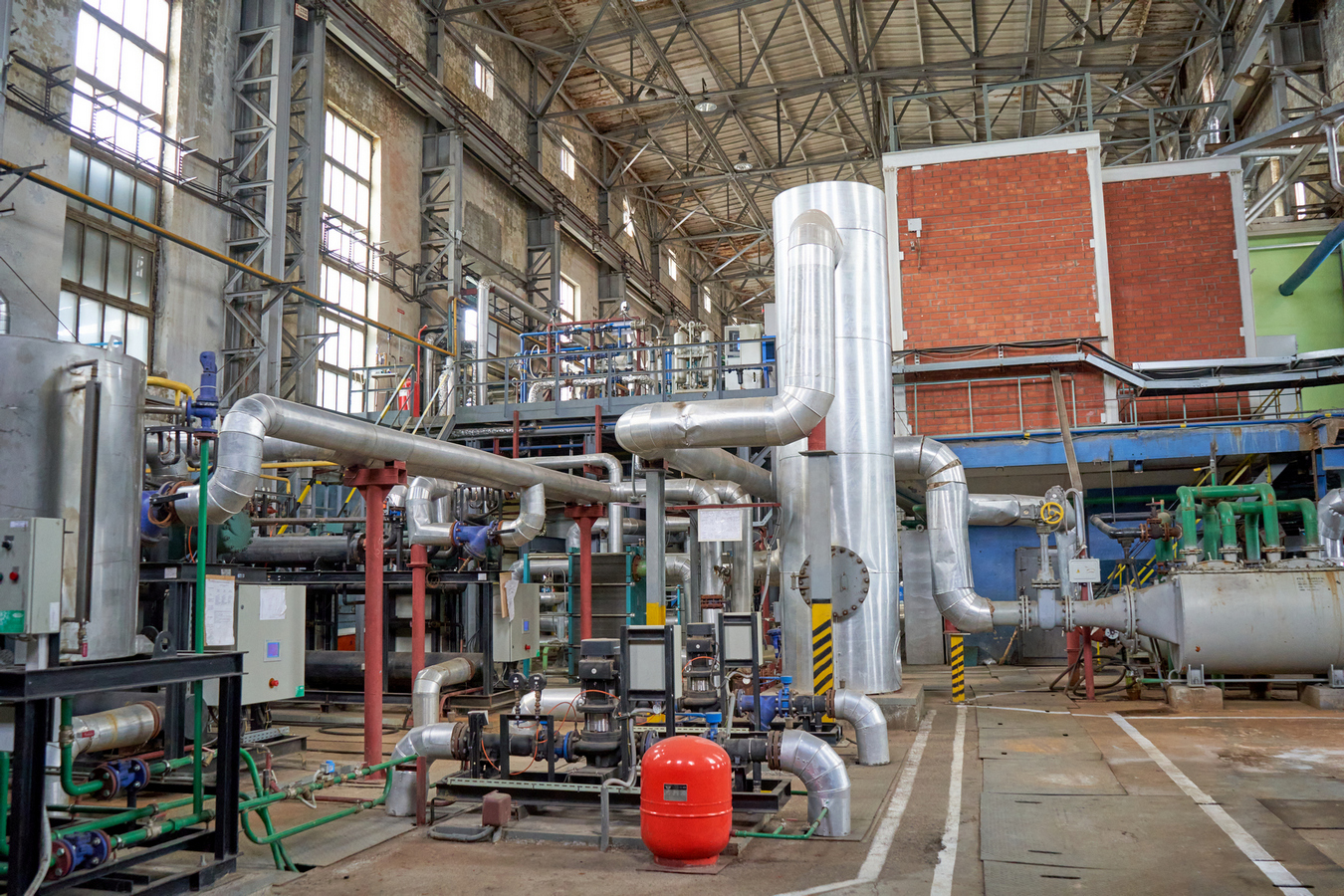 Кислородная станция ООО «Тепло-М» (дочерняя структура «Мотовилихи») вырабатывает кислород как в газообразном, так и в жидком состоянии