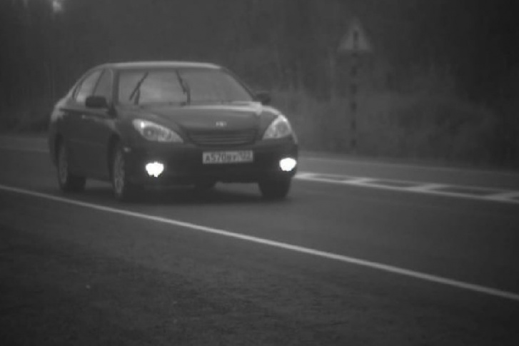 Кадр нарушения скоростного режима на шоссе в Новосибирской области