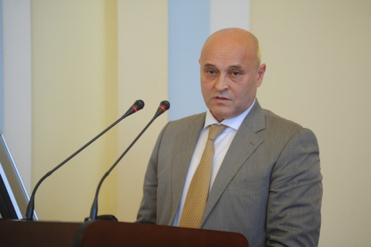 На момент задержания силовиками Михаил Рысев был в должности замглавы Ростова Великого. Но брали его по делам на предыдущем посту замдиректора департамента На момент задержания силовиками Михаил Рысев был в должности замглавы Ростова Великого. Но брали его по делам на предыдущем посту замдиректора департамента