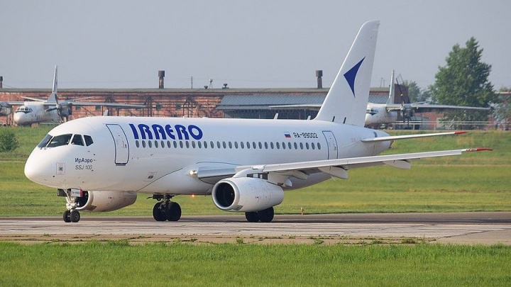 СК начал проверку по вынужденной посадке самолета «ИрАэро» в Иркутске из-за неисправного шасси