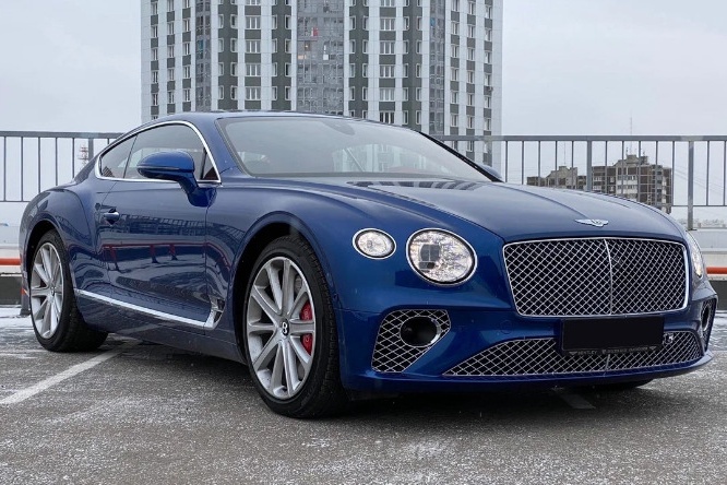 В топ по Красноярску попало сразу несколько Bentley, и разброс цен довольно большой В топ по Красноярску попало сразу несколько Bentley, и разброс цен довольно большой