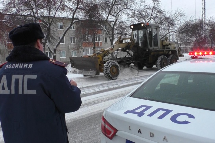 В плохую погоду ГИБДД грозится закрывать движение, чтобы избежать аварий В плохую погоду ГИБДД грозится закрывать движение, чтобы избежать аварий