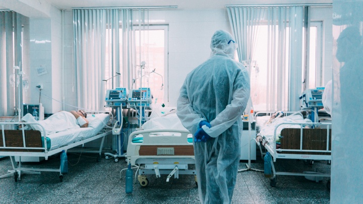Омский врач составил топ-10 отговорок антиваксеров, попавших в ковидный госпиталь