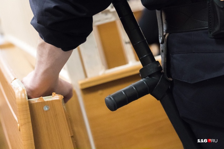 По версии следствия, мужчины забрали наркотики из тайника, после чего их задержали По версии следствия, мужчины забрали наркотики из тайника, после чего их задержали