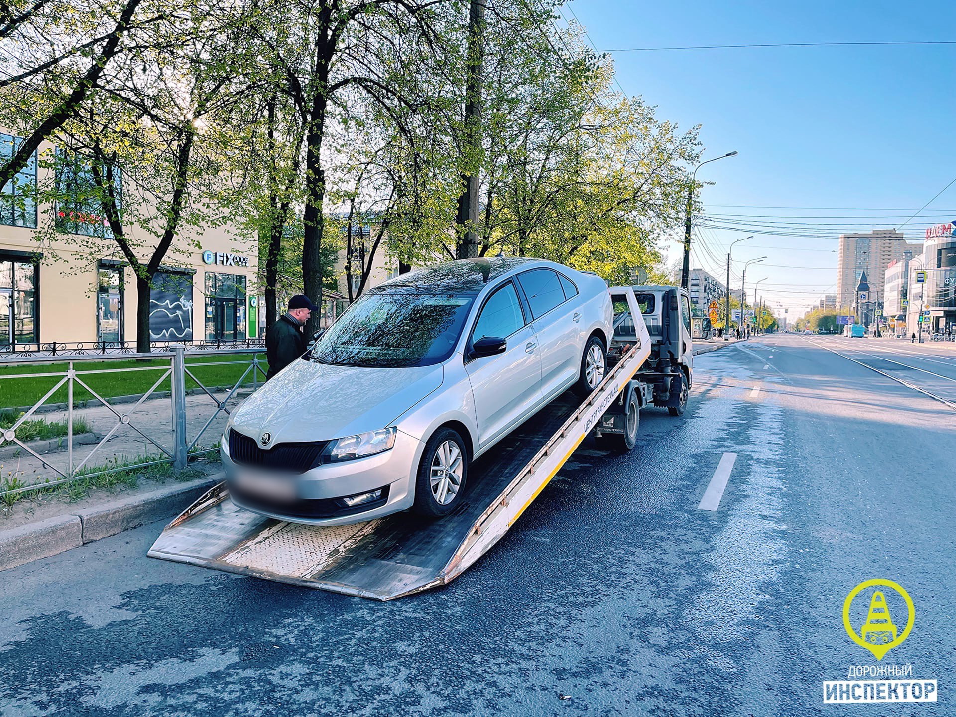 Не помогли ни «корочка», ни рация. В Петербурге задержали пьяного водителя,  выдававшего себя за сотрудника ФСКН | 24.05.2022 | Санкт-Петербург -  БезФормата