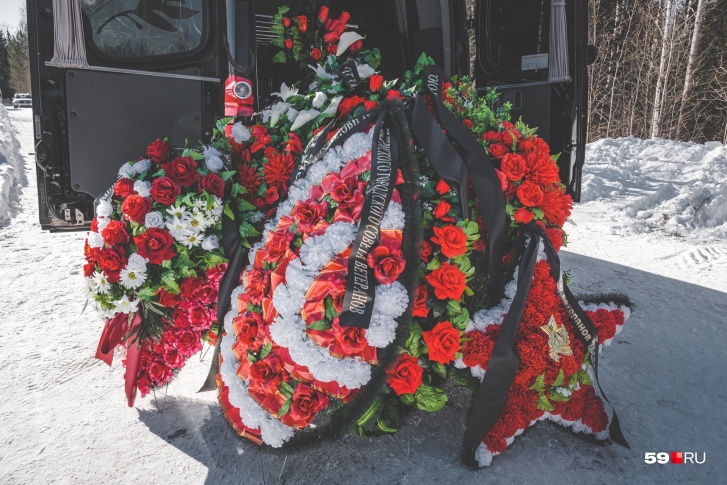 Ранее на Украине погибли трое омоновцев — их похоронили с почестями