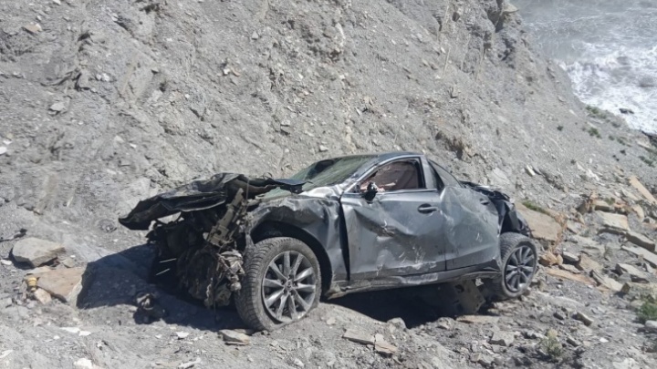 При падении машины с обрыва в Анапе погибла 34-летняя женщина