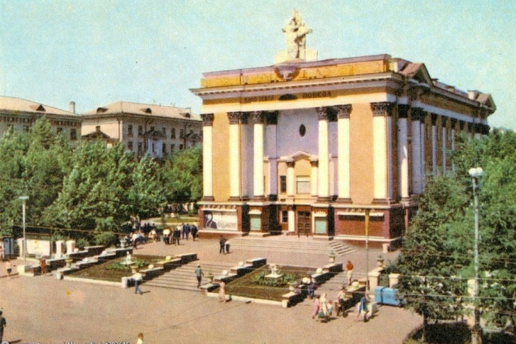 Строительство кинотеатра «Победа» длилось 4 года, с 1945 по 1949 г. Строили его пленные немцы Строительство кинотеатра «Победа» длилось 4 года, с 1945 по 1949 г. Строили его пленные немцы