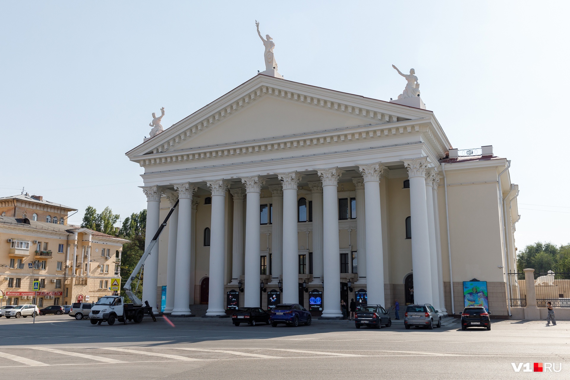 Спектакль сняли за призывы к революции. Ксения Собчак о театральном скандале, который разгорелся за месяц до премьеры