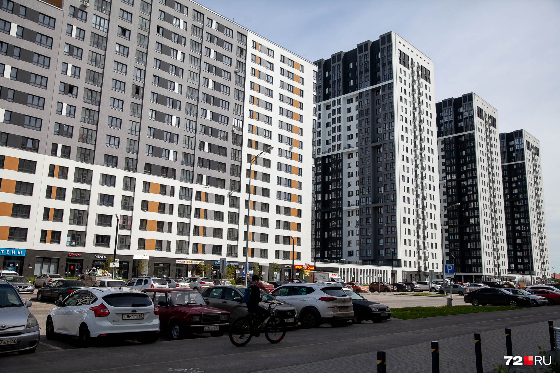 От этого не спасут даже стильные минималистичные фасады. Небоскребы хорошо только в фильмах, а в жизни — это огромная коробка, набитая людьми От этого не спасут даже стильные минималистичные фасады. Небоскребы хорошо только в фильмах, а в жизни — это огромная коробка, набитая людьми