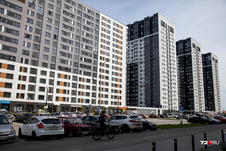 В этом районе города часто случаются неприятные инциденты В этом районе города часто случаются неприятные инциденты