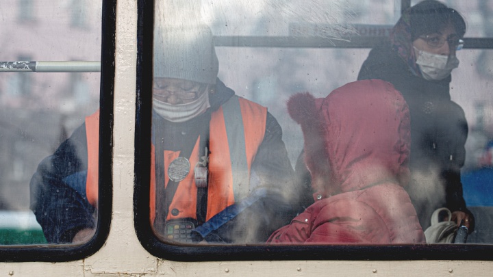 Курганского перевозчика оштрафовали на полмиллиона рублей за пассажира без маски