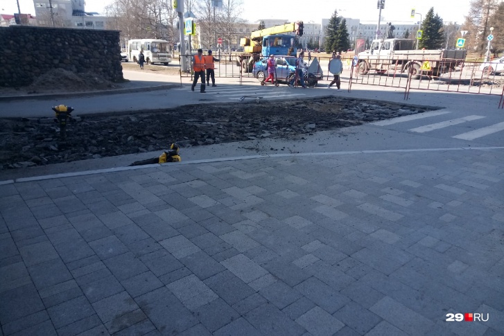 Движение должны открыть до 9 утра 14 мая Движение должны открыть до 9 утра 14 мая