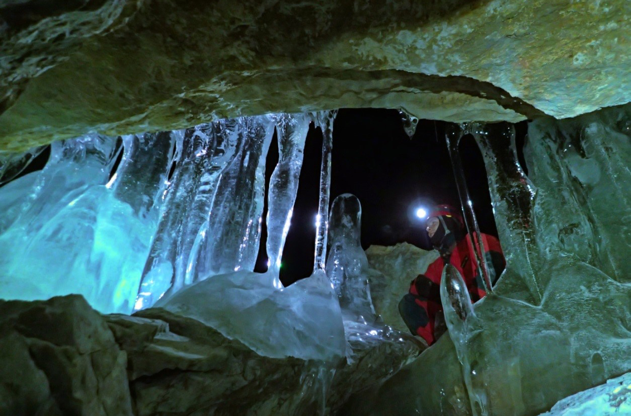 Две уникальных пещеры в Иркутской области станут памятниками природы