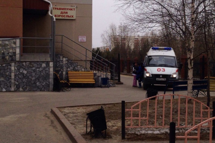 Маленького сургутянина в срочном порядке доставили в травмбольницу Маленького сургутянина в срочном порядке доставили в травмбольницу