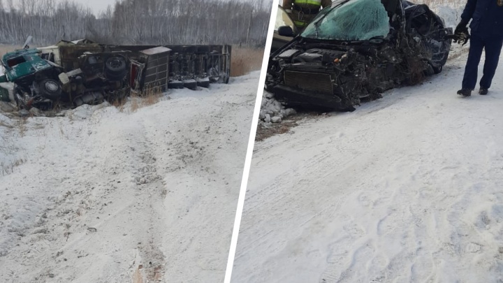 В лобовом столкновении на трассе в Новосибирской области погиб 26-летний мужчина