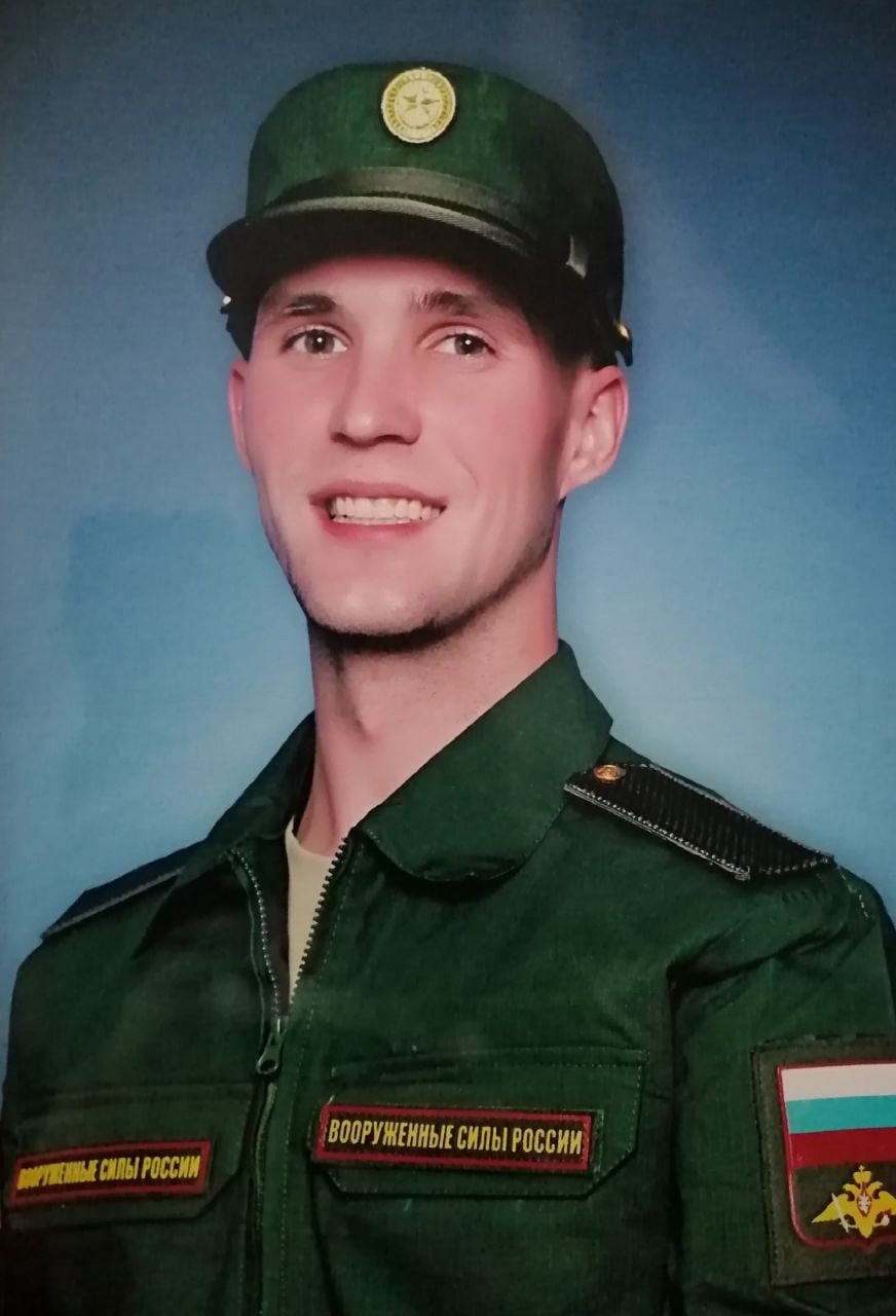 Сергей Котов был призван на срочную службу в армию в июне 2021 года