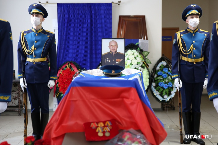 В Уфе попрощались с Русланом Смирновым В Уфе попрощались с Русланом Смирновым