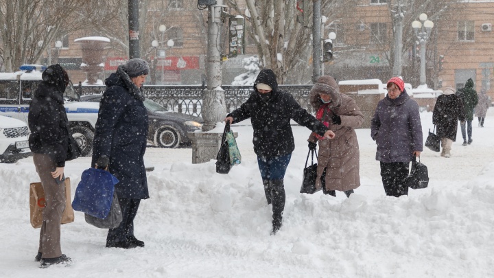 В городе полнейший хаос: в Волгоград неожиданно пришла зима