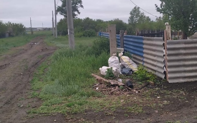 «Терпение уже заканчивается»: жители поселка под Магнитогорском пожаловались на то, что у них не вывозят мусор