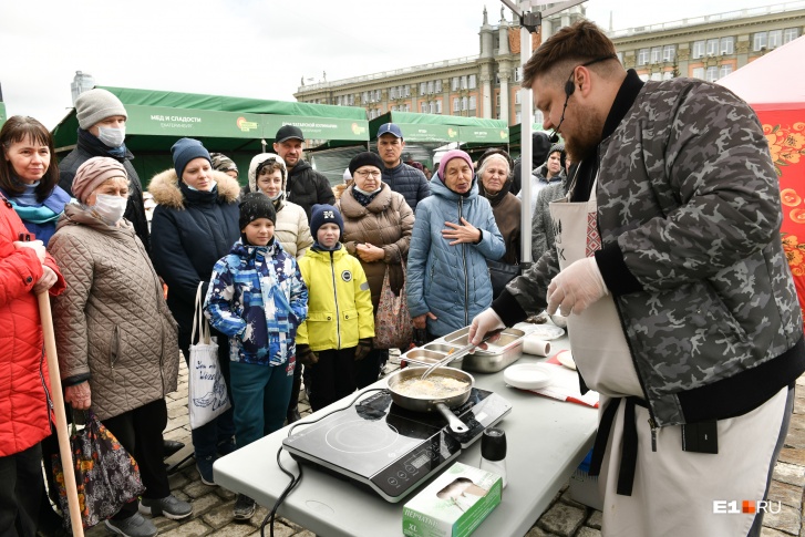 Шеф-повар Андрей Бова готовил на глазах у зрителей