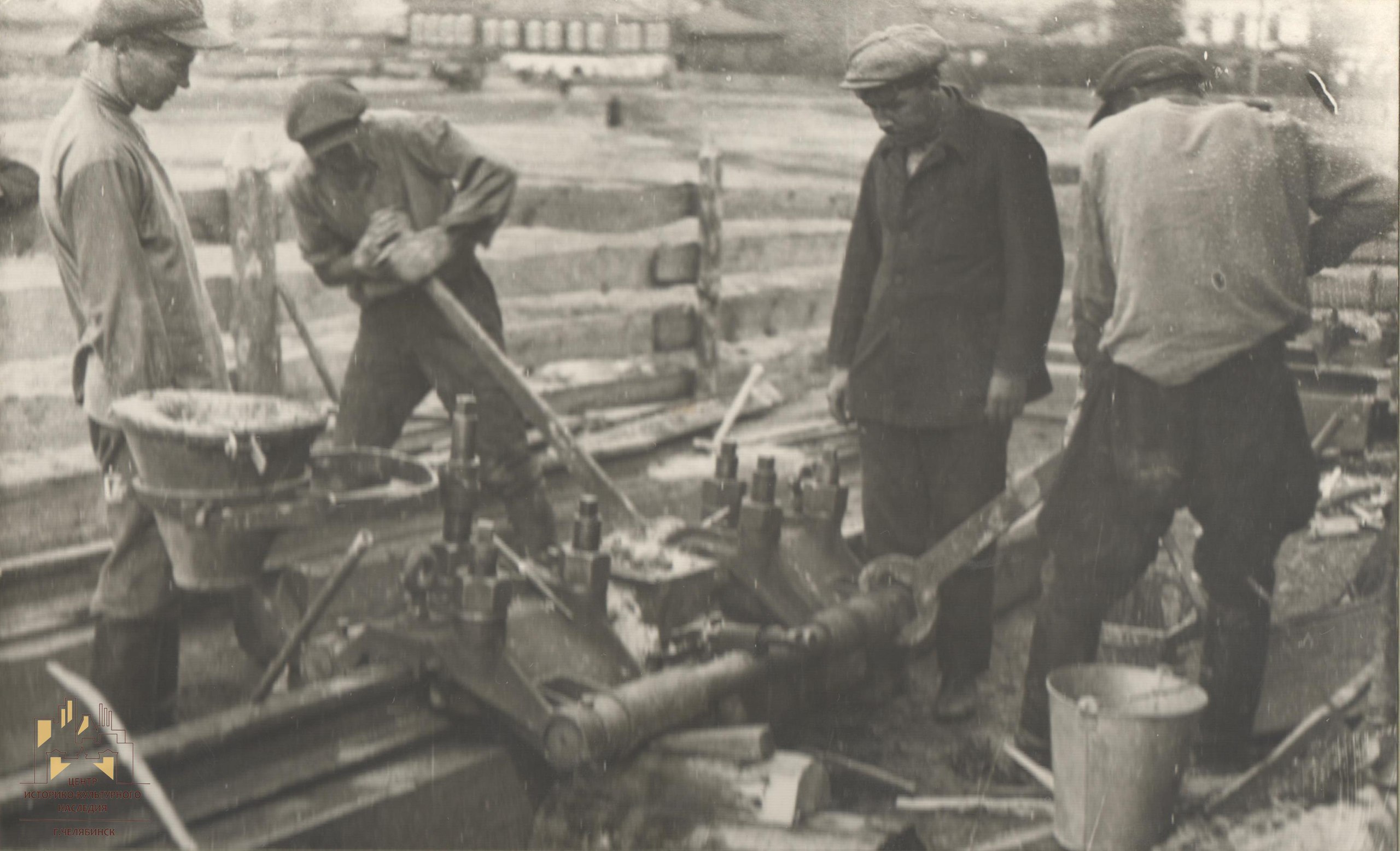 12 мая 1931 года было проведено специальное совещание по вопросам строительства в городе трамвая, канализации и водопровода. И после этого дело сдвинулось с мертвой точки