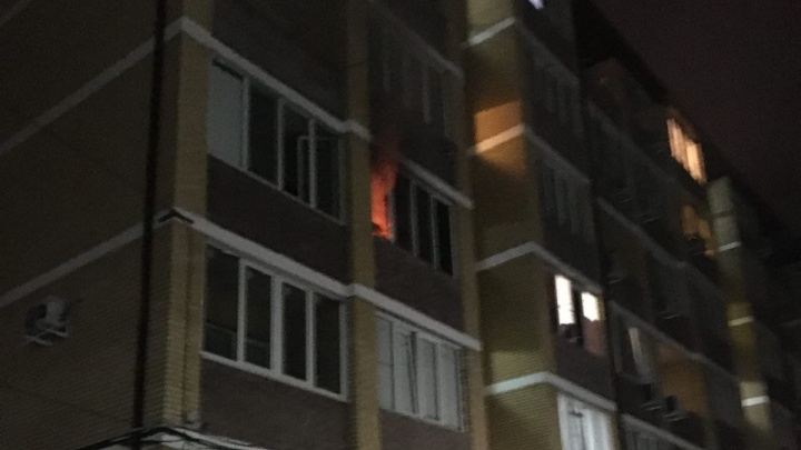 В Музыкальном микрорайоне Краснодара загорелась кухня в одном из домов