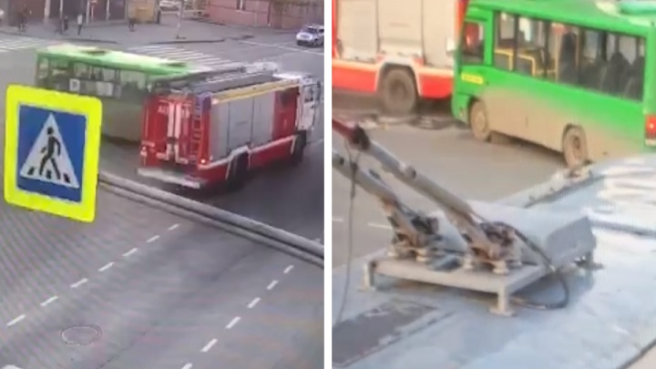 Появилось видео смертельной аварии на Уралмаше, где автобус врезался в пожарную машину
