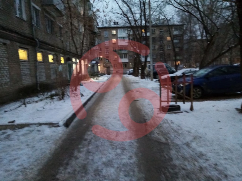 Середина ноября: уже со снегом, но всё еще без нормальной крышки Середина ноября: уже со снегом, но всё еще без нормальной крышки