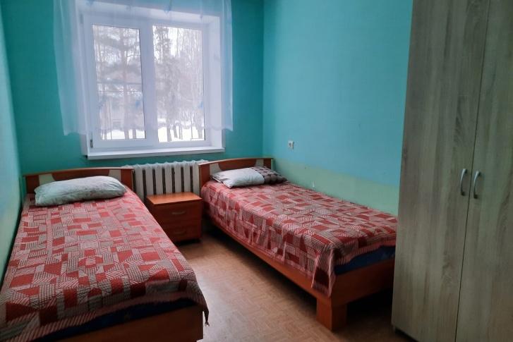 Зауральцев, эвакуированных из поселков из-за пожаров, временно размещают в детском лагере Зауральцев, эвакуированных из поселков из-за пожаров, временно размещают в детском лагере