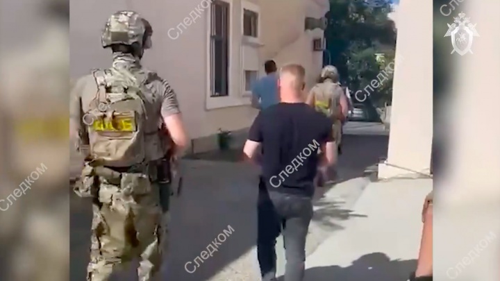 В Новороссийске задержали двух оперативников, которые взяли взятку у подозреваемого